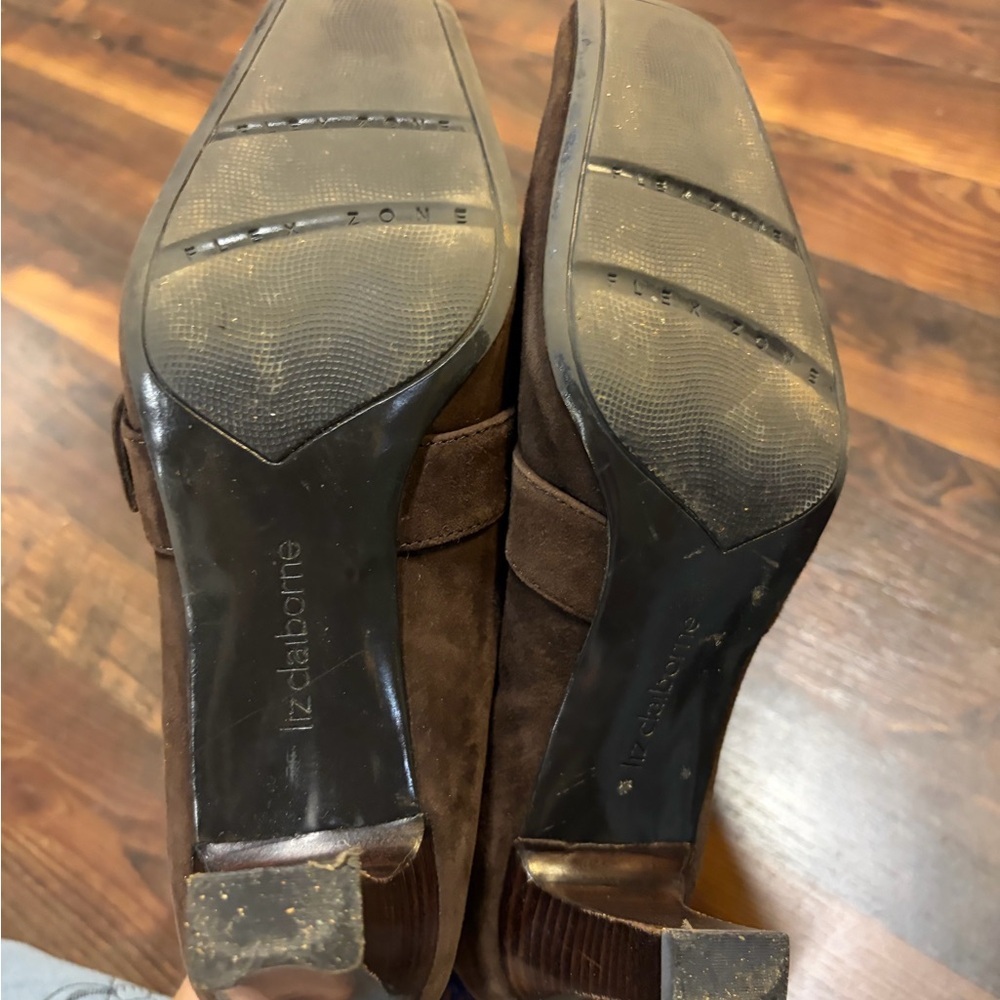 Vintage Liz Claiborne Brown Suede Buckle Ankle Pumps Kitten Heel Size 9 - Picture 6 of 6